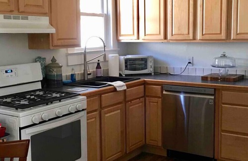 Brevard House | Sweet Caroline Downtown - Steps To Main Street!