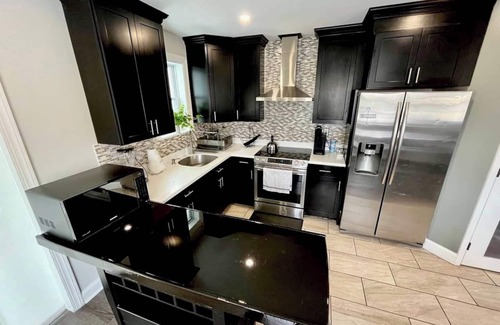 Frankford House | Sweet Casa - Fully Equipped 4BR & Free Parking