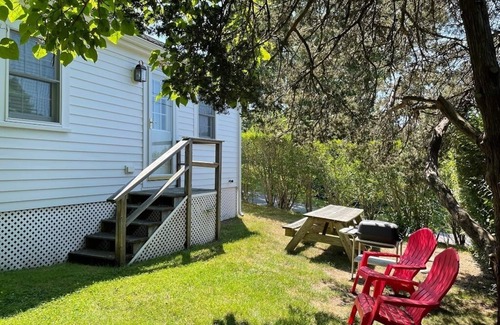 Chatham Cottage | Sweet clapboard cottage that is walk to the beach and downtown!