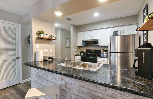 Downtown Branson Condo | Sweet Clover - Indoor Pool - HOT TUB Area - Resort Style - Center of Branson!