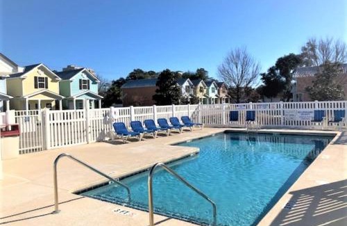 Myrtle Beach Apartment | Sweet Cottage by the Amazing Beach 370