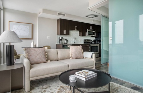 Del Ray Apartment | Sweet Del Ray 1BR w/Gym & Entertainment Room, nr Dining, by Blueground