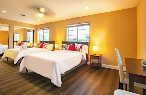 Northside House | Sweet Downtown Loft 2BA AC Patio Parking