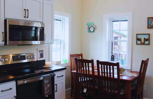 Millersburg Cabin | Sweet Dreams at Water's Edge Cabins