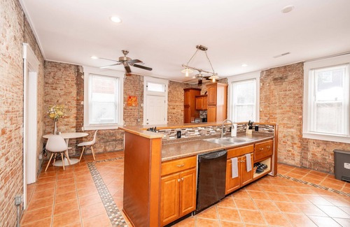 St. Bernard House | Sweet Escape – Historic Northern Cinci Home for 10! Just 10 Min to Downtown
