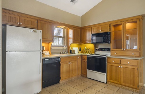 Branson West Condo | Sweet Golf Condo in a Gated Community near Silver Dollar City