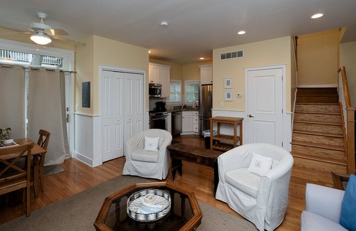 Michigan City Cottage | Sweet Inn Coach House near beautiful beach on Lake Michigan in Beachwalk