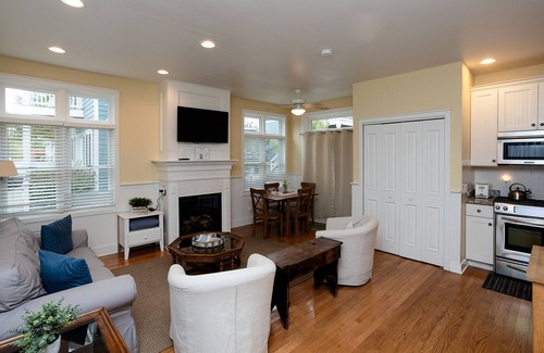 Michigan City Cottage | Sweet Inn Coach House near beautiful beach on Lake Michigan in Beachwalk