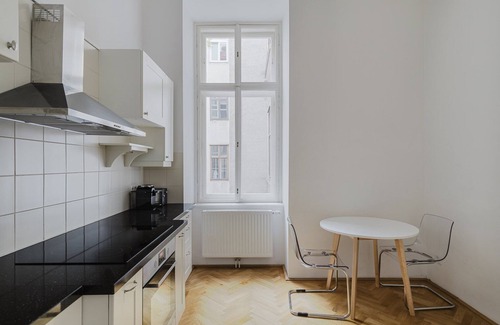 Roßau Apartment | Sweet Innere Stadt 2BR w/Washer & Dryer, by Blueground