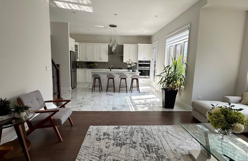 Aurora House | Sweet Luxury Retreat