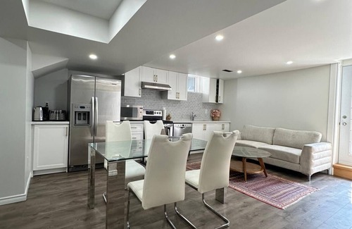 Aurora House | Sweet Luxury Retreat