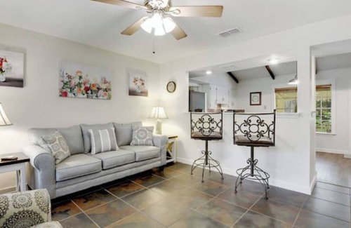 East Congress House | Sweet Melissa’s Bungalow