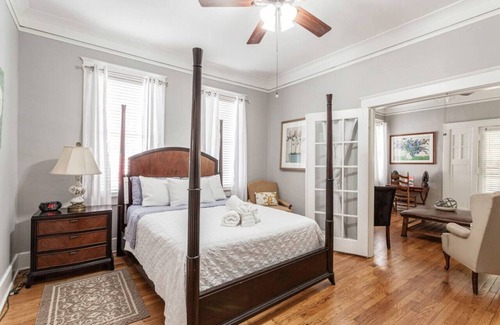 Central Gardens House | Sweet Midtown Memphis 1BR + Fireplace