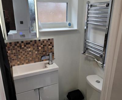 South Ockendon Apartment | Sweet mini 1 bedroom flat-sleeps up to 2 guest