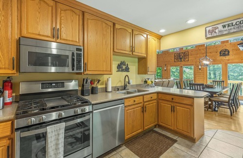 Cullowhee House | Sweet Mountain Dreams (3BR) with Views of Lake Glenville