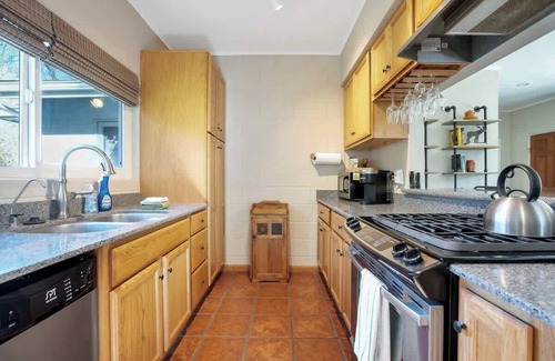 Three Rivers House | Sweet Mountain Retreat, Near Sequoias BBQ, AC, TV+