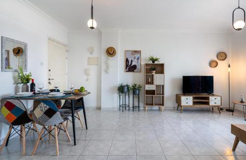 Skala Apartment | Sweet retreat 2-BR Apartment in Mackenzie