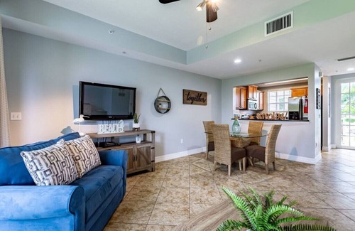 Ruskin Apartment | Sweet Retreat Tampa Bay - Little Harbor Beach Resort - Waterfront Sleeps 7