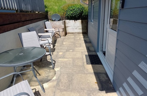 Shaldon Ski Chalet | SWEET SEA VIEW SHALDON CHALET nr BEACH, TORQUAY & DARTMOOR 7mile GOLF opposite.