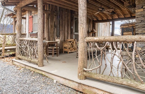 Sylva Cabin | Sweet Shrub Cabin: A peaceful sanctuary in Balsam Mountain Preserve