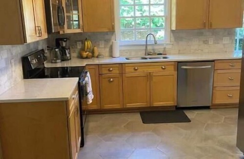 Winston - Salem House | Sweet Southern Dream - 3 Bed, 2.5 Bath, & Office