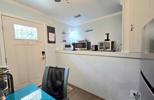 Pensacola Apartment | Sweet Suite 3mi-Pcola Beach