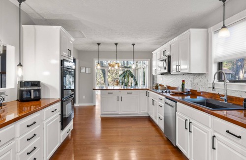 Lilburn House | Sweet Summer Night Stays for Families and Friends!