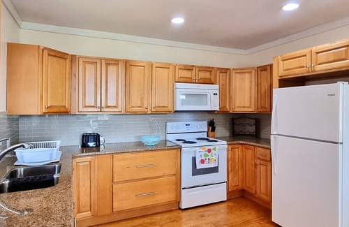 Spanish Wells Cottage | "Sweet Ting" Charming 3-bedroom cottage in Spanish Wells, Just Steps to beach