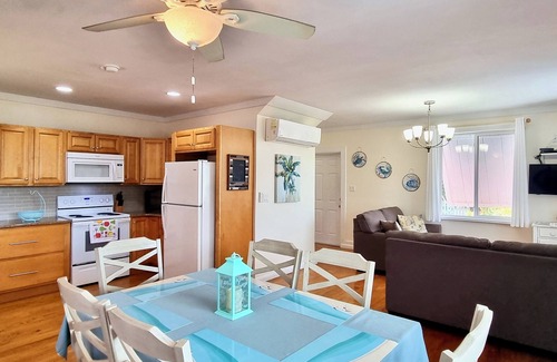 Spanish Wells Cottage | "Sweet Ting" Charming 3-bedroom cottage in Spanish Wells, Just Steps to beach