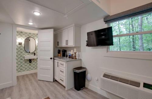 Groveoak House | Sweet Tiny House Nestled Among the Towering Trees in Alabama