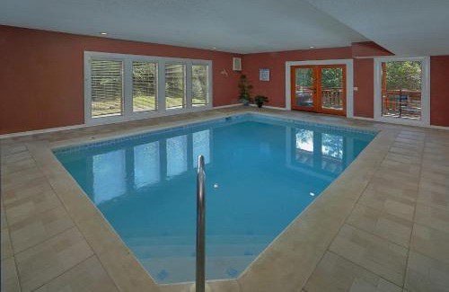Cosby Apartment | Sweet Tranquility Pool Lodge