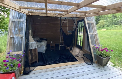 Brooks Cabin | Sweetie A frame Glamping