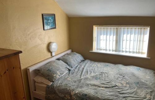 Louth House | Sweetpea Cottage - Sleeps 5 Parking & Pets Ok