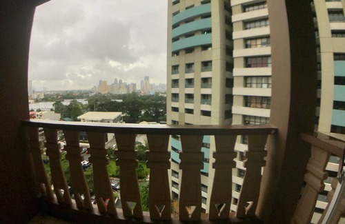 Valencia Condo | SweetSuites at Pine Crest New Manila/#T3-1212