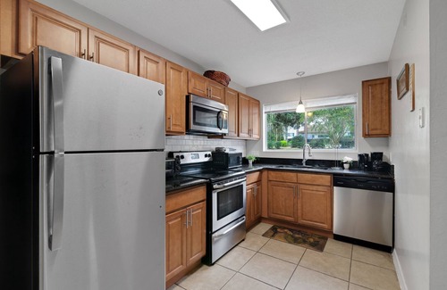 Gainesville Apartment | Sweetwater 7F I Beautiful 2Bd Apt I Free Parking