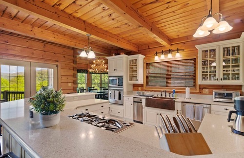 Canton House | Sweetwater Lodge - Luxury Log Cabin Rental