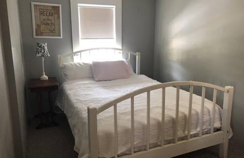 Wareham Center House | Swift Beach-beach house sleeps 8 Walking distance to the beach Wareham, MA