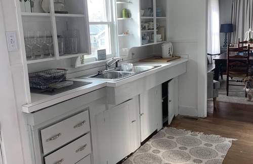 Wareham Center House | Swift Beach-beach house sleeps 8 Walking distance to the beach Wareham, MA