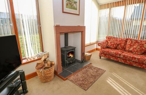 Wing House | Swift Cottage