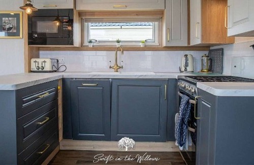 Dornoch House | Swift in the Willows Luxury caravan at Grannies Heilan Hame