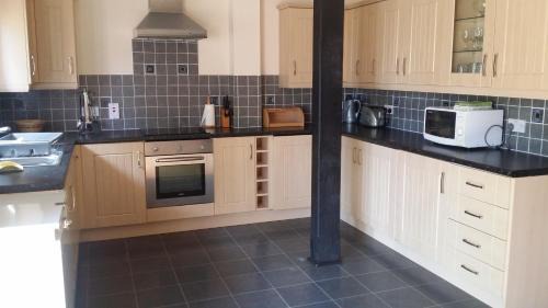 Holsworthy House | Swifts Barn Stanbury Wharf