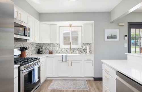 Parma House | Swim & Relax: Pool, Hot Tub & Renovated! HomeHop
