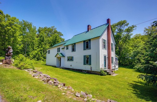 Ludlow House | Swim, Ski & Sip: Lakefront Retreat in Plymouth
