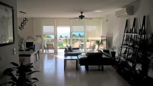 Puerto Juarez Apartment | Swim the Caribbean & Work with a View