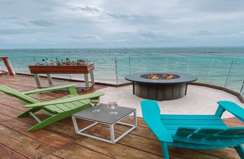 Puerto Morelos Apartment | Swim-up Luxury Suite: A Caribbean Retreat, ALL-INCLUSIVE WITH PREMIUM BENEFITS