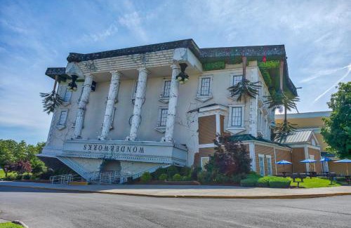 Seymour House | Swimming in the Smokies by American Patriot Getaways