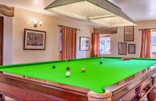 Leek Cottage | Swimming Pool & Dog Friendly Peak District Cottage