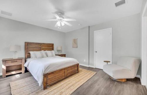 Camelback East House | Swimming Pool Full Kitchen W&D 10 Min To Airport