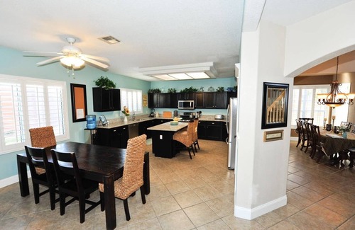 Las Vegas House | Swimming pool, hot tub, basketball court, putting green, family friendly