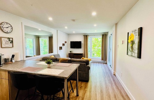 Mont-Tremblant Village Apartment | Swimming Pool, Spa - Condo Mont Tremblant